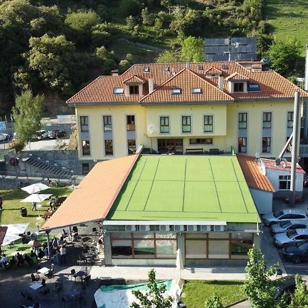 Hotel Santa Cristina ポラ・デ・レナ エクステリア 写真