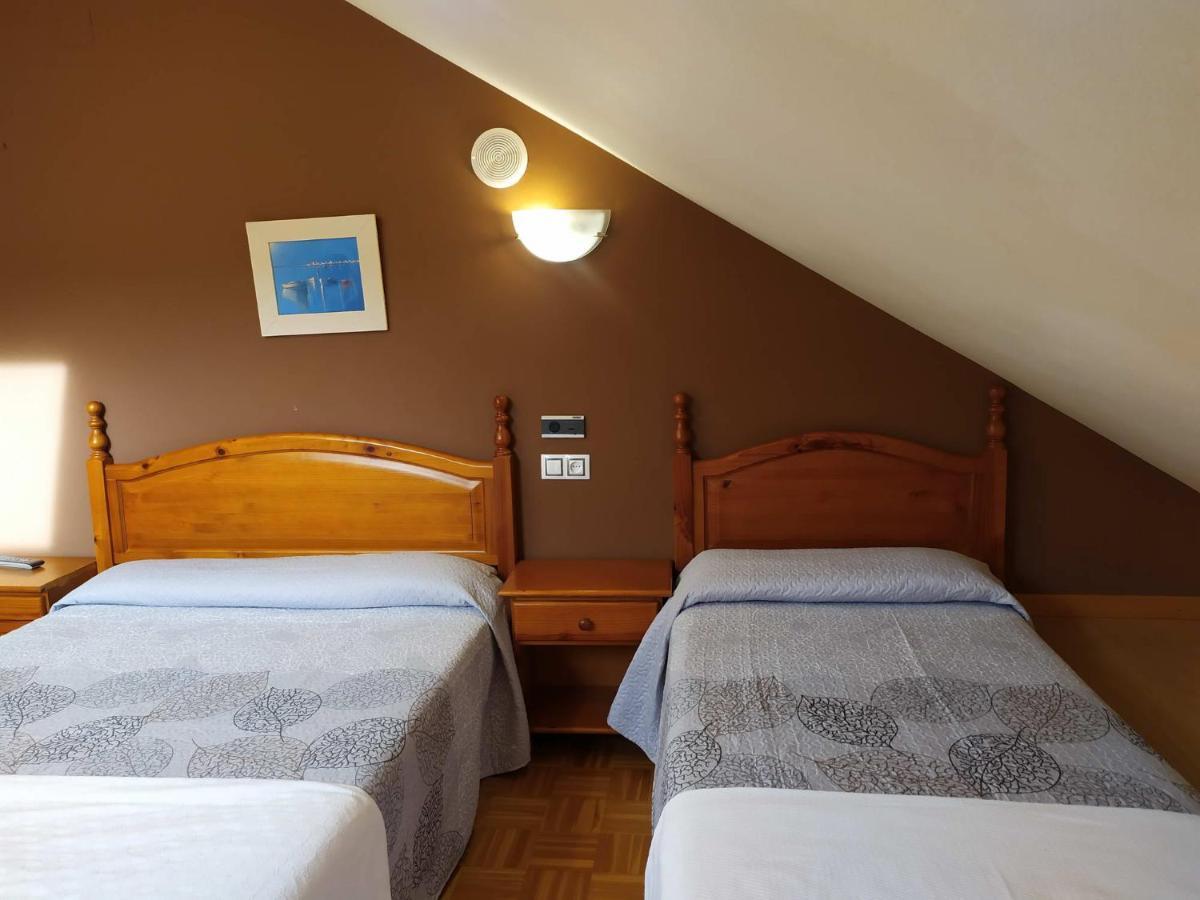 Hotel Santa Cristina ポラ・デ・レナ エクステリア 写真