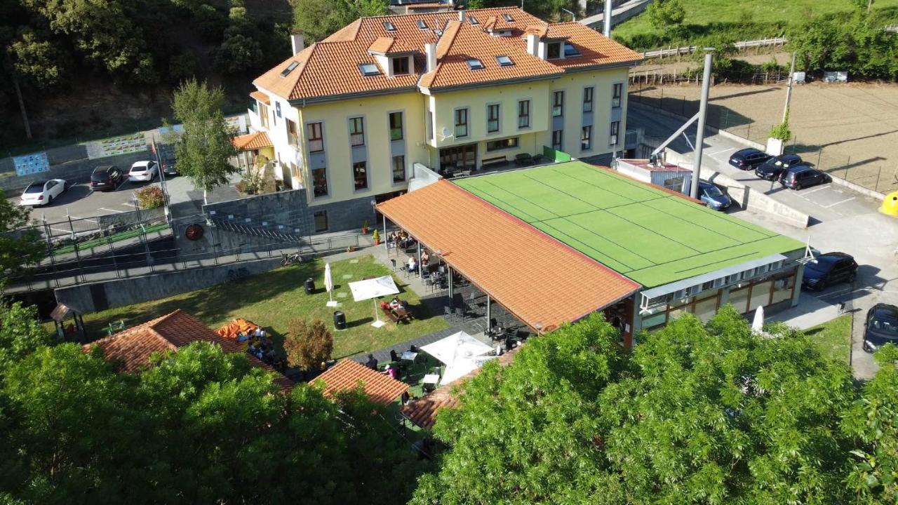 Hotel Santa Cristina ポラ・デ・レナ エクステリア 写真