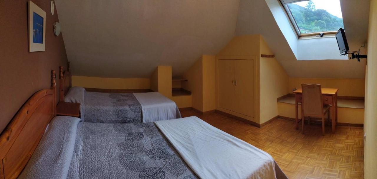 Hotel Santa Cristina ポラ・デ・レナ エクステリア 写真