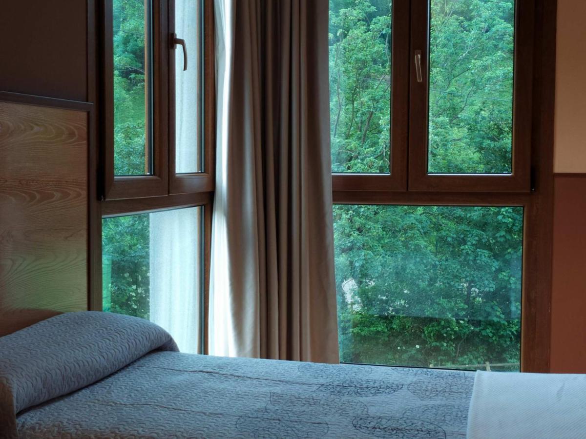 Hotel Santa Cristina ポラ・デ・レナ エクステリア 写真