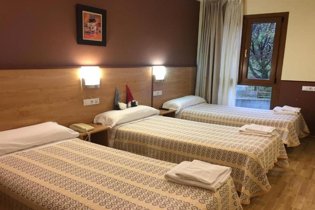 Hotel Santa Cristina ポラ・デ・レナ エクステリア 写真