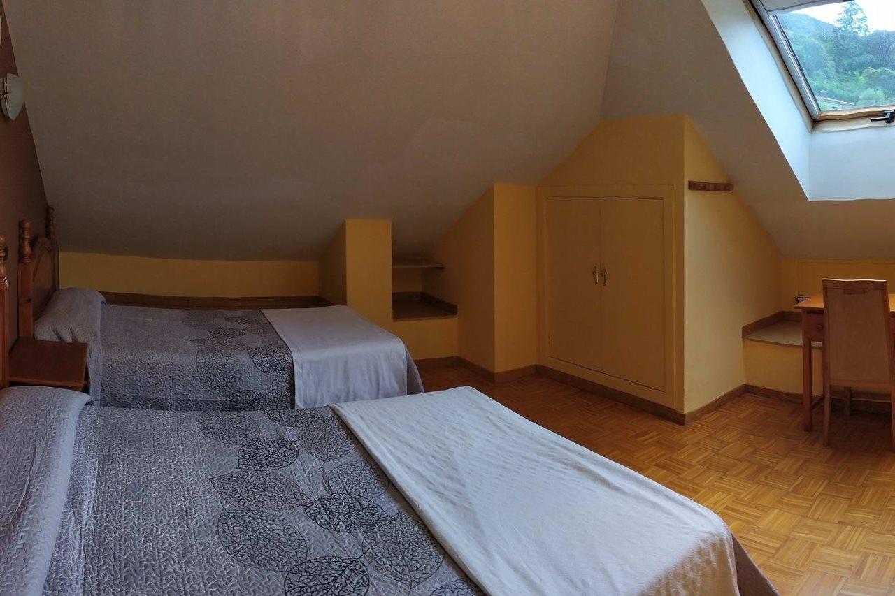 Hotel Santa Cristina ポラ・デ・レナ エクステリア 写真