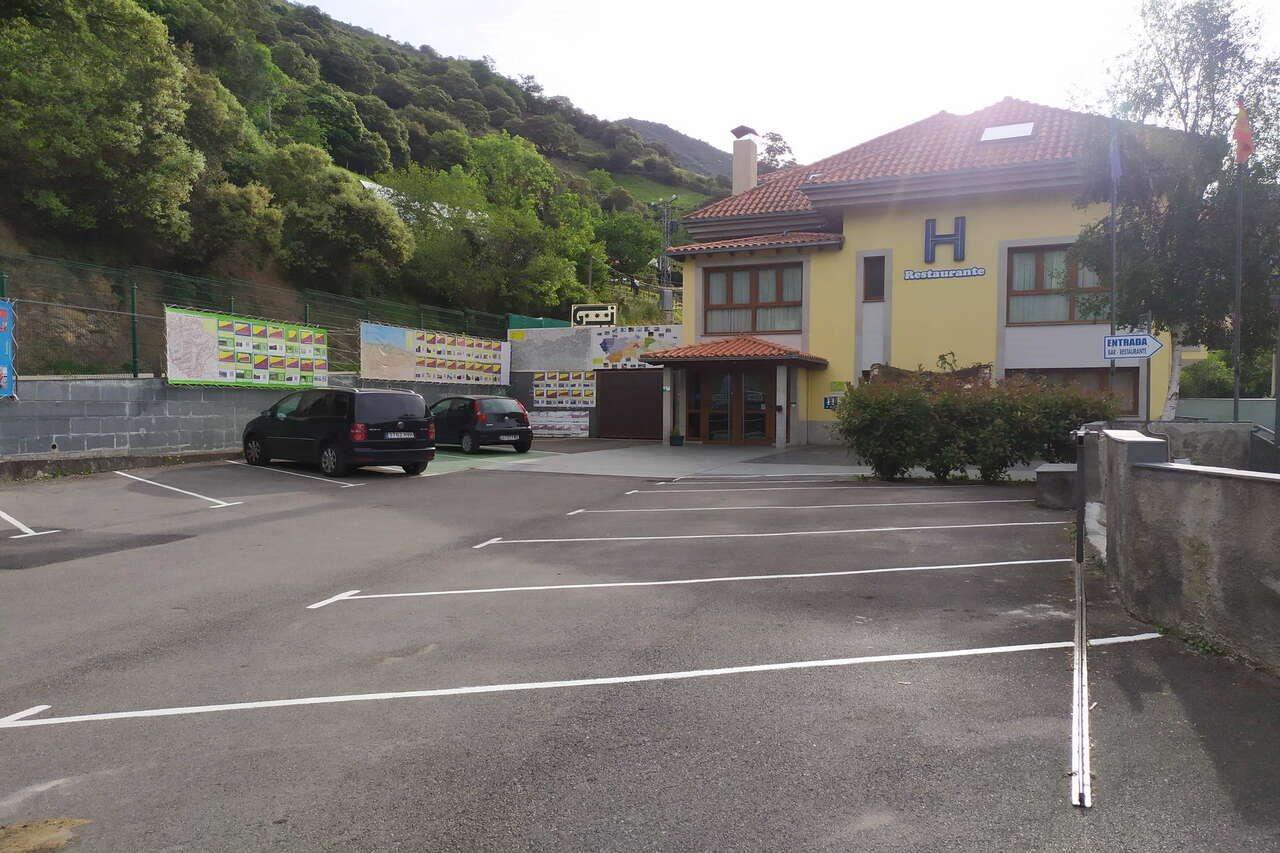 Hotel Santa Cristina ポラ・デ・レナ エクステリア 写真